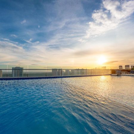 Ghl 콜렉션 바랑키야 호텔 외부 사진 Infinity pool at the rooftop of the hotel